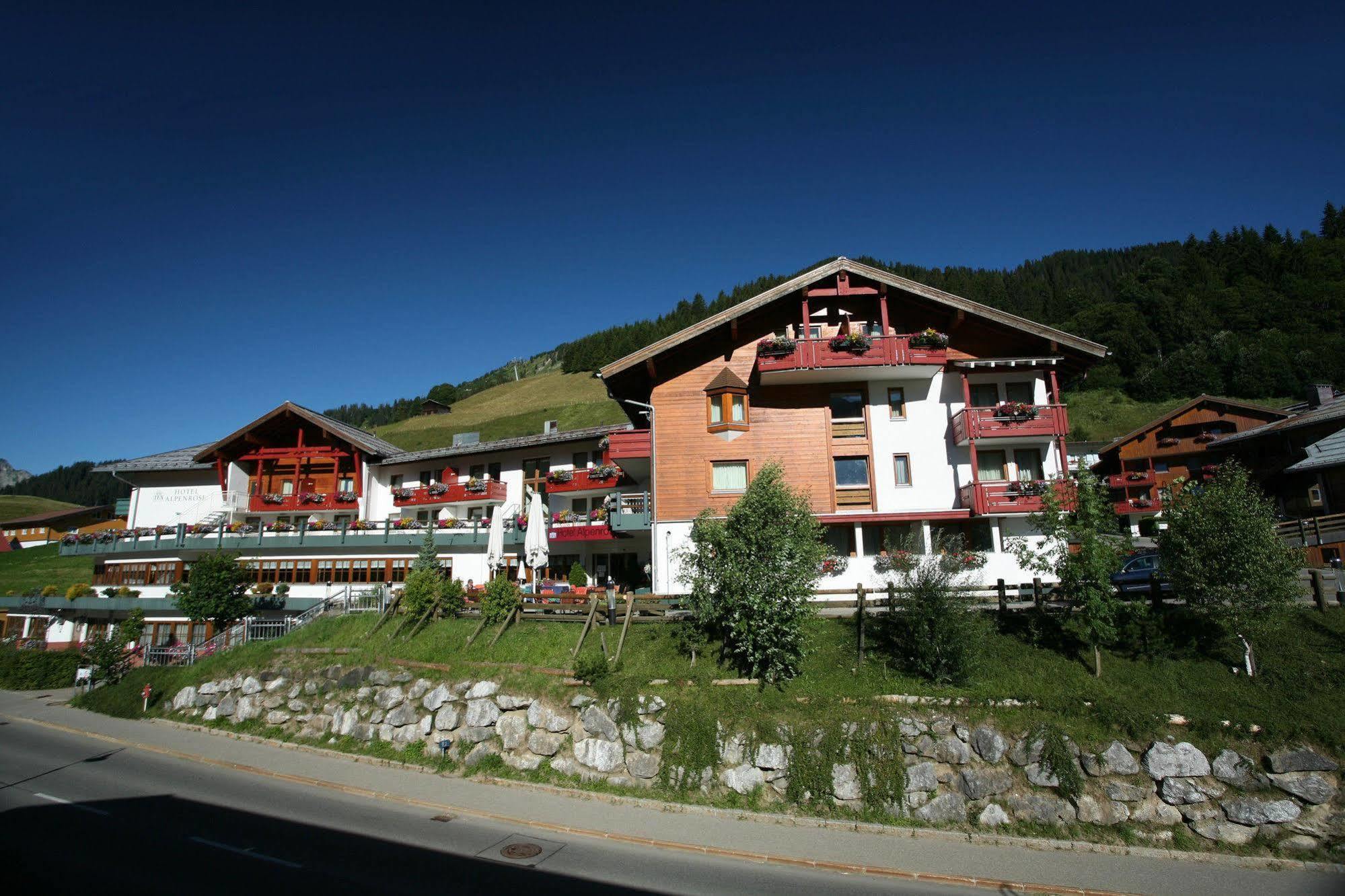 Ifa Alpenrose Hotel Kleinwalsertal Миттелберг Экстерьер фото